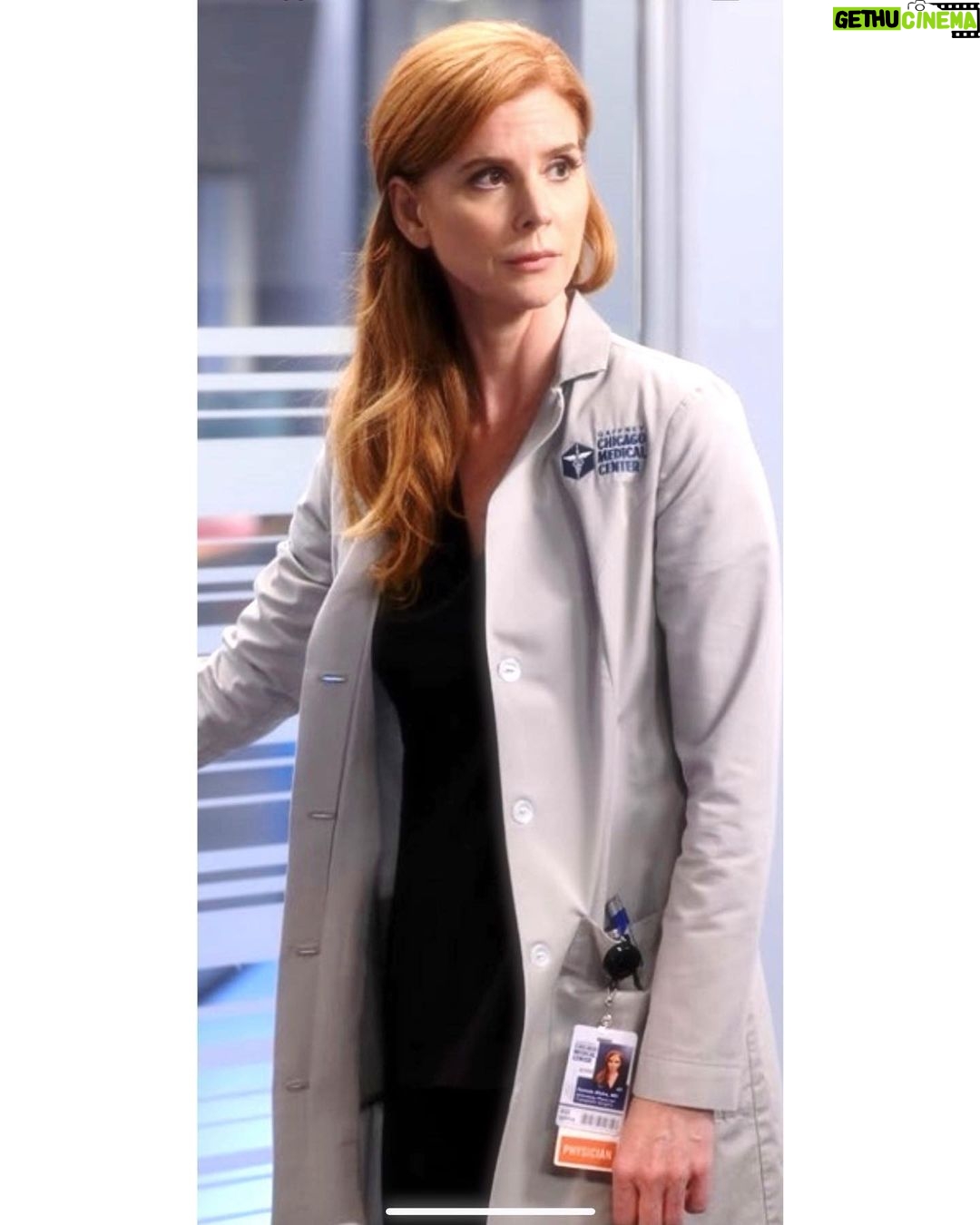 Sarah Rafferty - 95.2K Likes - This is your insta warning, lots of ‘Chicago is so pretty’ content to follow…once a tourist always a tourist, even when I’m officially a commuter. Thank you to the lovelies at @nbconechicago for having me.🥰👩⚕️🙏🏻