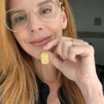 Sarah Rafferty Instagram - We are one year out from the 2024 presidential election. Did you know that 1 in 3 women under 40 has never voted? It’s time for us to #riseupinawe and empower change in the fight for gender equality. 100 percent of the proceeds of these @aweinspired pieces will be donated to organizations supporting women and girls. Thank you @milano_alyssa ❤️