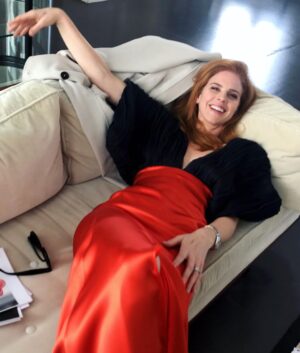 Sarah Rafferty Instagram - My phone just played that fun archive trick on me. Apparently, three years ago today, I was swanning around the @lanvinofficial atelier. As my dad would say, “happier than a pig in s*#!”Miss you @olivierlapidusofficial thank you for all the joyful memories of #Paris, clearly I’m currently living off of them.

Addendum: I posted this photo yesterday and just saw the news that #alberelbaz has just passed. Sending prayers to his loved ones and the extended Lanvin family.