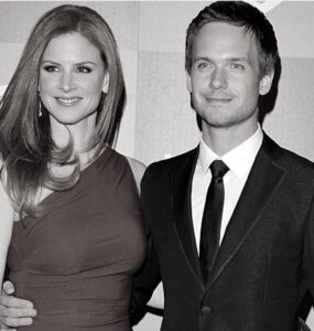 Sarah Rafferty Instagram - THIS JUST IN! I just heard that Patrick is officially a big cheater pants and is in first place to win a free life in tonight’s game night #suitupforgeorgia. I have 30 minutes to win this thing fair and square and I am right behind him. Let’s teach @halfadams that cheaters never win. Tap the link in my bio, to #savesarah and help me #beatpatrick. Btw. Who remembers #savedonna? You did it then, we can do this now! 😘