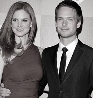Sarah Rafferty Instagram - THIS JUST IN! I just heard that Patrick is officially a big cheater pants  and is in first place to win a free life in tonight’s game night #suitupforgeorgia. I have 30 minutes to win this thing fair and square and I am right behind him. Let’s teach @halfadams that cheaters never win. Tap the link in my bio, to #savesarah and help me #beatpatrick. Btw. Who remembers #savedonna? You did it then, we can do this now! 😘