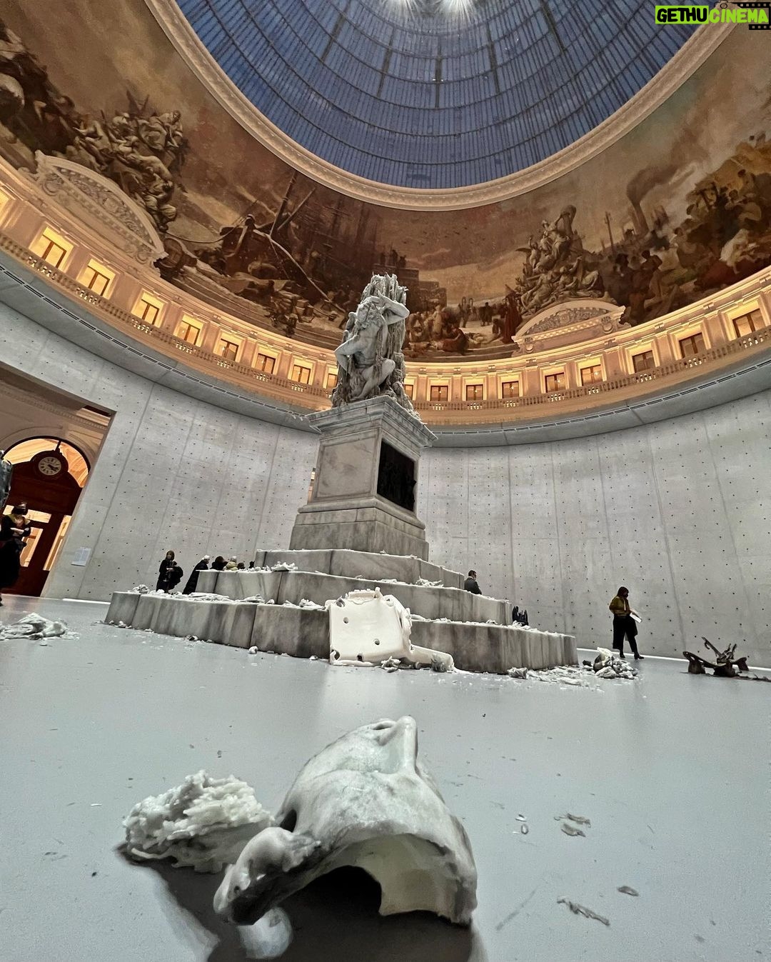 Sarah Rafferty Instagram - Basked in gobsmacking spaces…thanks to some enthusiastic and thoughtful guidance… @jacquemartandre (thk u @christinelennonplus2) @boursedecommerce (thk u @ramya) @museepicassoparis (thank you @kaylasalpert) @chateauversailles (thk u @annfranciskovich) @galeriavh (thank you aunt Meg) Thank you all for answering my flurry of texts when I needed direction, insight, and a solid edit of activities in my overly ambitious family cruise direction. 🤪🤓 And thank you Charlton for talking me into all of it! Paris, France