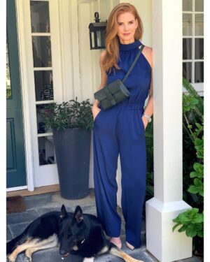 Sarah Rafferty Instagram - Hi friends, this April, in honor of earth month, I am excited to partner with my favorite handbag company @Senreve. Please tune in tomorrow at 10 am Pacific time for an IG Live with my friend and Senreve founder, Coral Chung.  We are going to talk about her journey launching a luxury brand, female entrepreneurship, and Senreve’s efforts in sustainability, including the launch of their Handbag Revival event. Please leave any questions you’d like me to ask @coralllista below. I hope you  can join us. 😘 📷cred @dklahair #ad