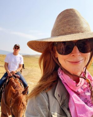 Sarah Rafferty Instagram - Only took me 26 years to get this Finn on a horse. 
And only  70 days until the election. Let’s ALL VOTE and VOTE EARLY.