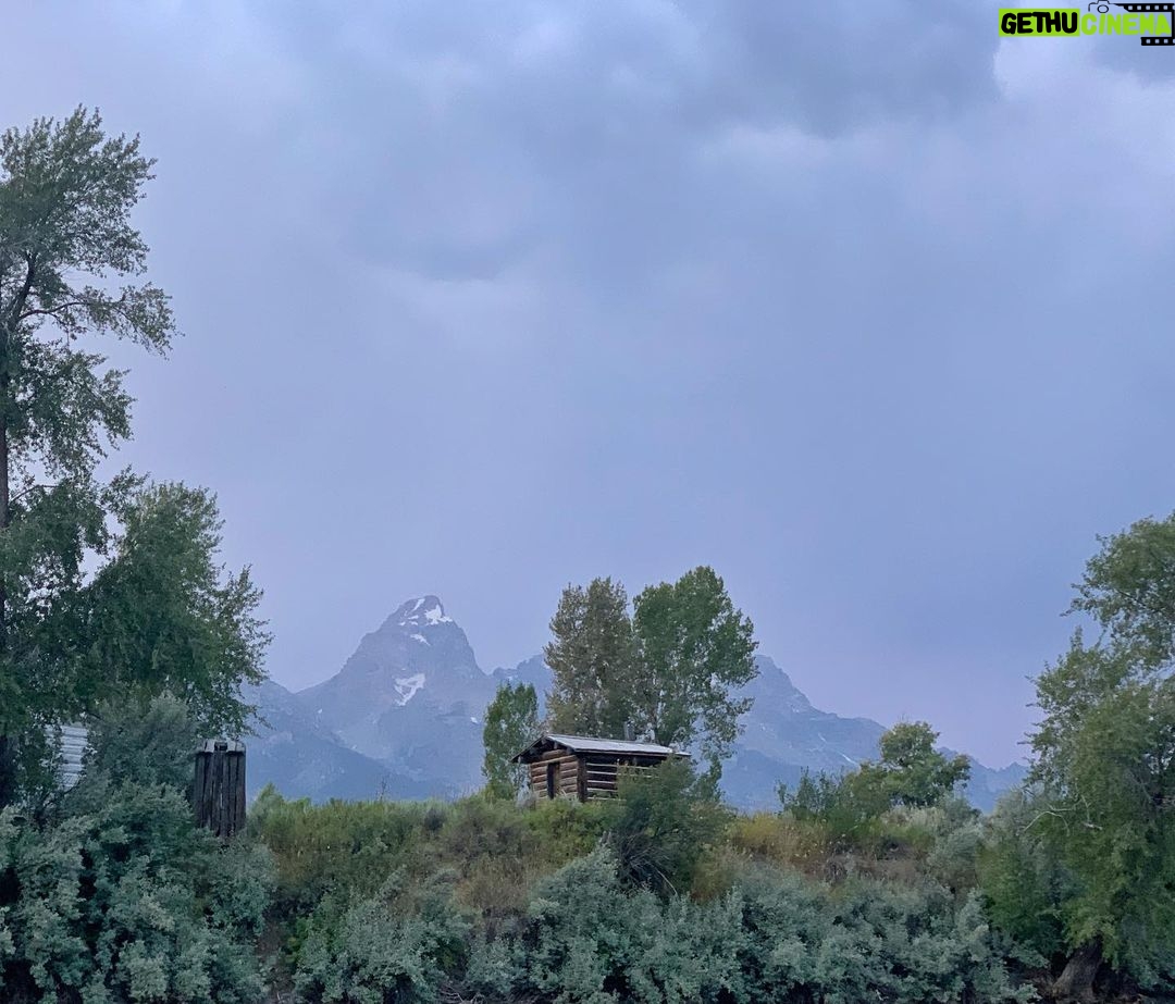 Sarah Rafferty Instagram - Moving here. (I’ll be the crazy lady shouting Viola’s Willow Cabin speech to the reverberate hills every Tuesday at 7 pm). Solid apocalypse plan? Snake River Jackson Hole Wyoming