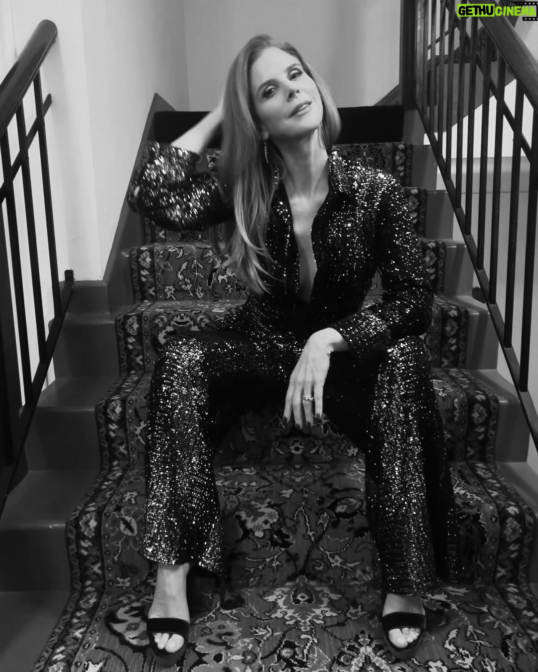 Sarah Rafferty - 123K Likes - Thank you @gretaconstantine and @kirkpickersgill for always making me feel sparkly and a little bit disco. 🕺😘❤️❤️❤️
Photo and make up @beau_nelson
Hair @davestanwell
🕺@nicholasme