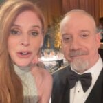 Sarah Rafferty Instagram - Evidence of another reunion that thrilled me. Congratulations on your Golden Globe, Paul. Thanking the lucky stars that the world has come to know Paul Giamatti’s genius, his sublime wit, his kindness and grace. We all knew we were in the presence of one of the greats back in the 90’s in drama school, and flocked to see him on stage. During one of his star turns, I got to play “the gate”. She was sassy and squeaky, in playful awe of the princely gent who passed through. Life imitates art, 27 years later. Swipe.