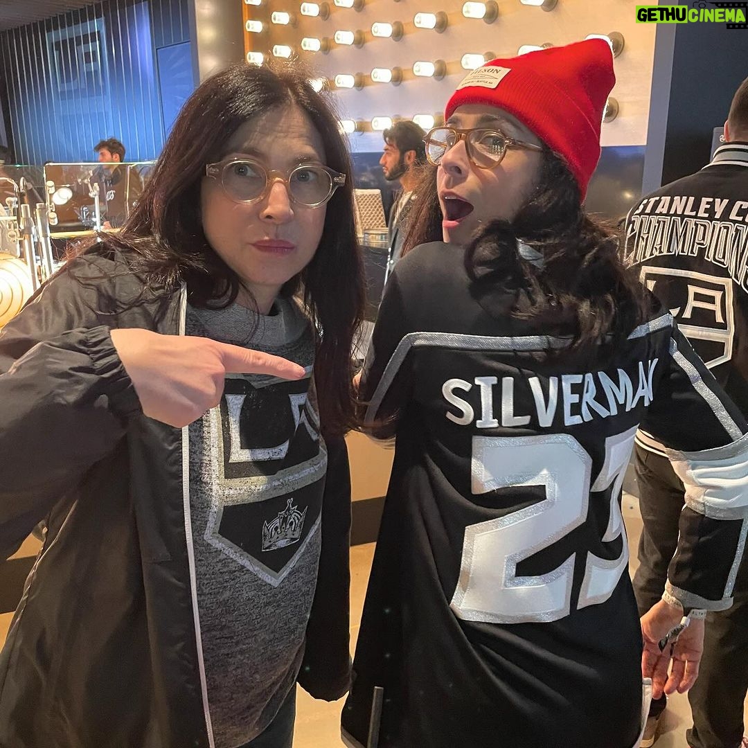 Sarah Silverman Instagram - Thank you @lakings for a great time for all of us especially KINGS SUPERFAN @laurajanesilverman !!! #drewdoughty #Brown23