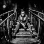 Sarah Silverman Instagram - On the stairs by @troyconrads #hollywoodimprov #comedy Hollywood Improv