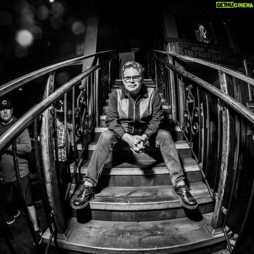 Sarah Silverman Instagram - On the stairs by @troyconrads #hollywoodimprov #comedy Hollywood Improv