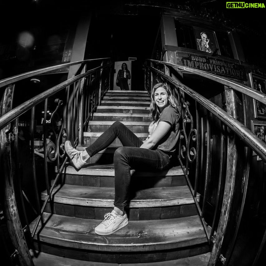 Sarah Silverman Instagram - On the stairs by @troyconrads #hollywoodimprov #comedy Hollywood Improv