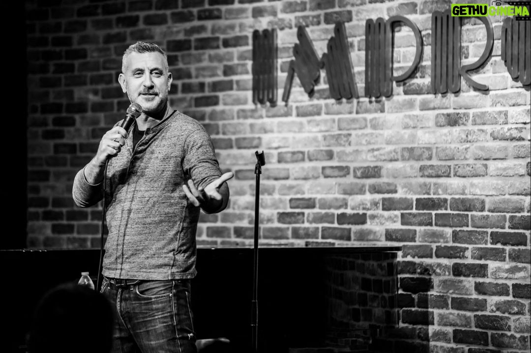 Sarah Silverman Instagram - Shots from last night's sold out show in The Main Room by @troyconrads Thank you to all the comics and the great crowd! #hollywoodimprov #comedy Hollywood Improv