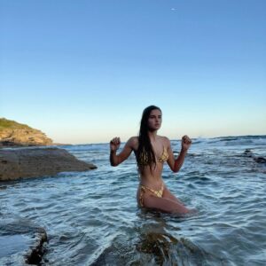 Savannah Clarke Instagram - M E M🐰R I E S ____________________________________ At the end of the day Memories are All that matter Money fades People change But memories will live on forever _____________________________________ #Throwback #Easter #Memories #AlwaysByTheWater #EasterBreak #AussieEasters #BestBreakOfTheYear #HappyEaster #Swims #SydneyBeaches #TakeASwim ____________________________________