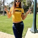 Savannah Clarke Instagram - S U N S ☀️U T ____________________________________ Your soul is attracted To the people the same way Flowers are attracted to the sun Surround yourself only With those who want To see you grow. -pavana ___________________________________ #SummerVibes #SummerIsComing #FeelTheWarmth #☀ #RetroStyle #BlueJeans #EmbraceLA #CityOfAngels #Erewhon #HealthyOptions #LATshirt #Picnics #StrollInThePark #SummerLiving #CollectiveTrend #The EveryDayProject #FriendsForLife ___________________________________ Beverly Hills, Los Angeles
