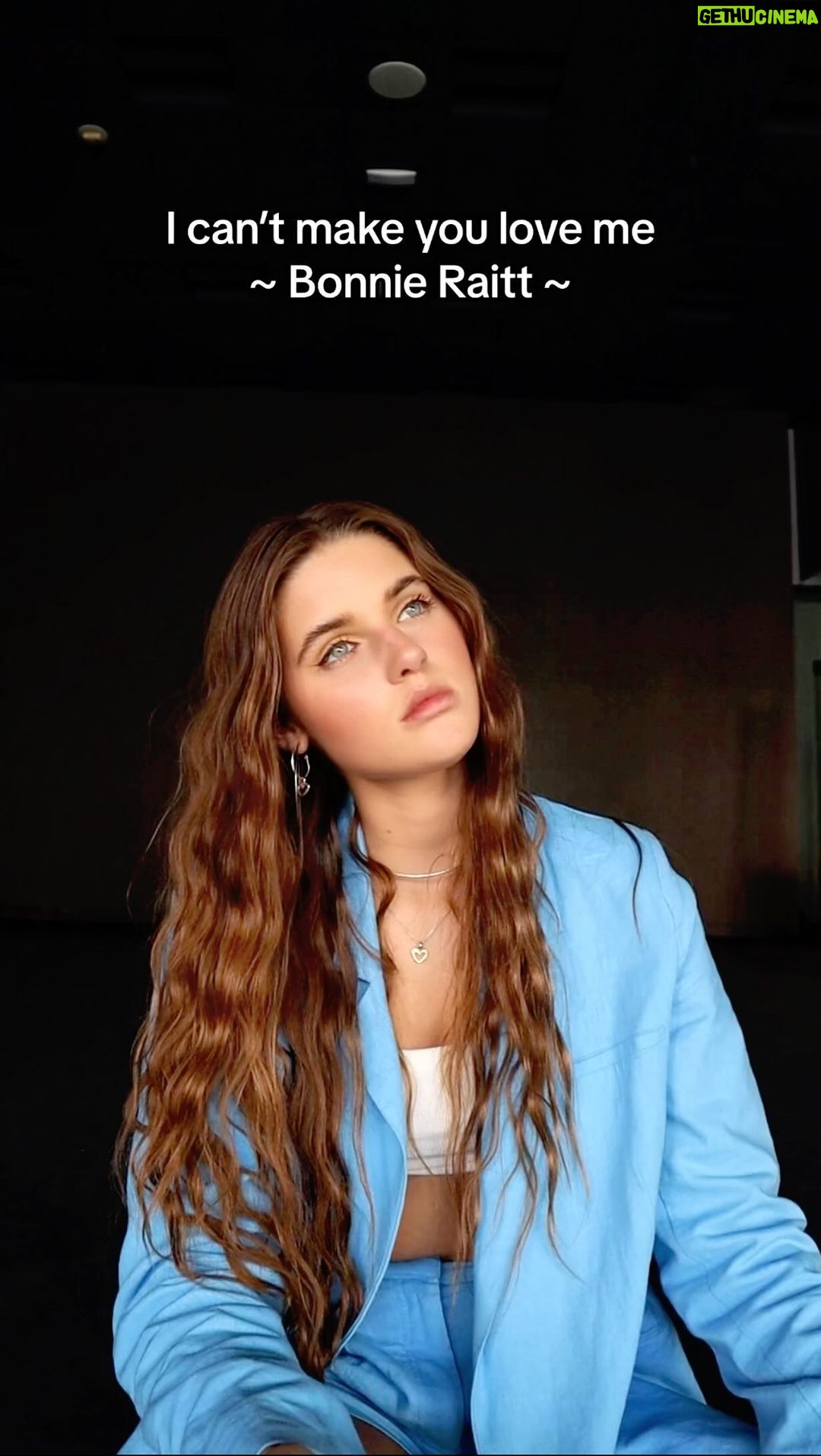 Savannah Clarke Instagram - C A N T M A K E Y O U L O V E M E ___________________________________ I will lay down my heart and I’ll feel the power But you won’t, no you won’t _____________________________________ #CoverMusic #MusicCovers #SongCover #MusicLovers #BonnieCover #LoveSongCover #MusicIsLife #MusicInspires #MusicMood #MusicHeals #SoulfulSounds #HeartfeltMusic #EmotionalSong #CoverArtist #MusicalTalent #TalentShowcase #MusicIsLove #MusicMagic #FeelTheMusic #BonnieRaitt ____________________________________ XIX Entertainment