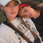 Savannah Clarke Instagram - C O N Q U E R __________________________ It’s not the mountain we conquer but ourselves ____________________________________ #RunyonCanyon #Hike #WalkMore #BackToNature #FreshAir #Exercise #FriendMoments #GettingFit #Sunsets #EveningHikes #LosAngelesWalks #StayFit #Conquer __________________________________ Runyon Canyon
