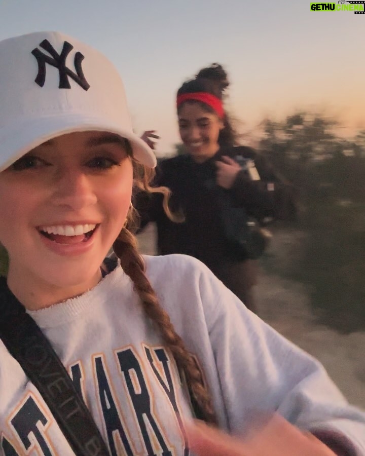 Savannah Clarke Instagram - C O N Q U E R __________________________ It’s not the mountain we conquer but ourselves ____________________________________ #RunyonCanyon #Hike #WalkMore #BackToNature #FreshAir #Exercise #FriendMoments #GettingFit #Sunsets #EveningHikes #LosAngelesWalks #StayFit #Conquer __________________________________ Runyon Canyon