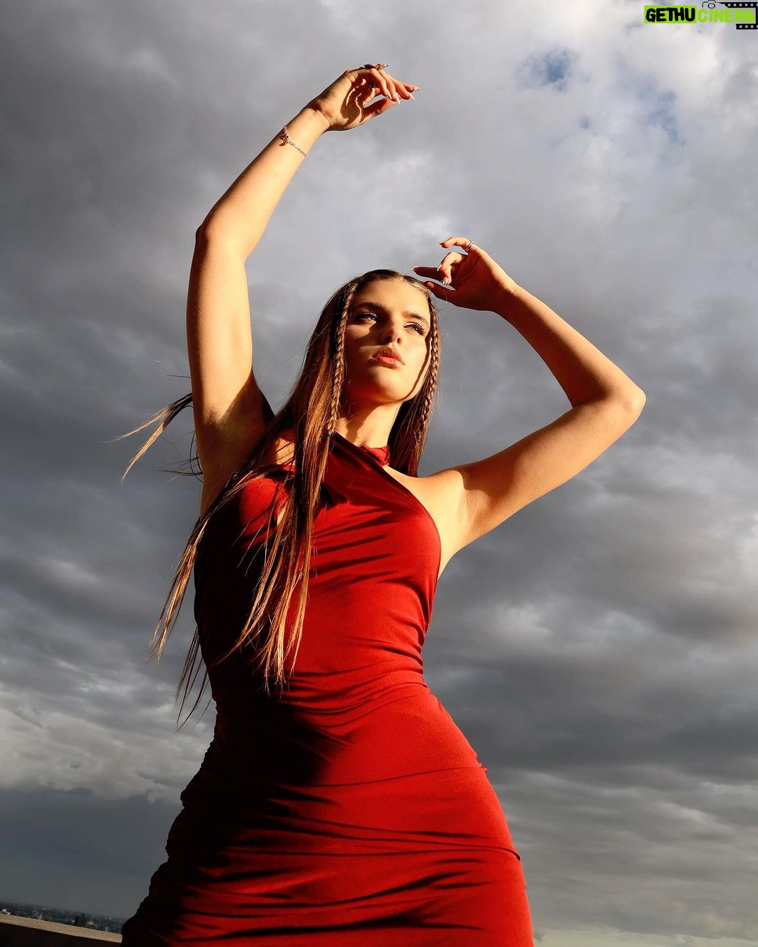 Savannah Clarke Instagram - J U S T I N R E A C H ___________________________________ Believe you can and you are half way there. ____________________________________ #RedDress #JustInReach #GoldenHours #CollectiveTrend #PortraitsInspire #CreativeWorld #Believe #BelieveInyou #LightAndShade #AussieInLA ___________________________________