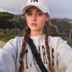 Savannah Clarke Instagram - C O N Q U E R __________________________ It’s not the mountain we conquer but ourselves ____________________________________ #RunyonCanyon #Hike #WalkMore #BackToNature #FreshAir #Exercise #FriendMoments #GettingFit #Sunsets #EveningHikes #LosAngelesWalks #StayFit #Conquer __________________________________ Runyon Canyon
