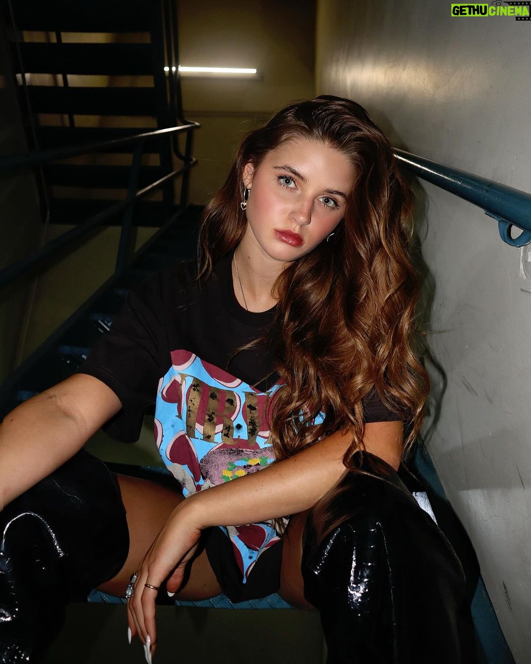 Savannah Clarke Instagram - N I R V A N A ___________________________________ Eventually all pieces fall into place Until then Laugh at the confusion Live for the moment And know everything happens for a reason ____________________________________ #Nirvana #NirvanTshirts #RockT #MelroseMarkets #Vintage #Retro #LongBoots #FitCheck #ootdstyle #KeepItSimple #WeekendPurchase #LiveInTheMoment #TheReason #ShopVintage #ILoveShopping _________________________________________ West Hollywood CA