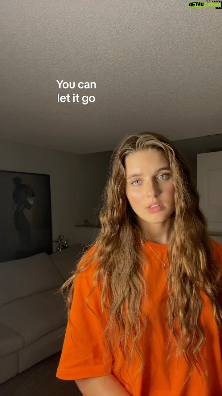 Savannah Clarke Instagram - M A T I L D A ___________________________ You don’t have to be sorry for doing it on your own. ❤️🩹 Song: Matilda Artist: @harrystyles ________________________________ #CoverSong #HarryStyles #Matilda #InstaMusic#NewSong #FreshBeats#NewMusic #InstaMusic #ListeningParty #singer #singersongwriter #pianocover #musician #MusicIsLife #Lyrics ________________________________ Los Angeles, California