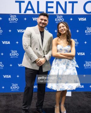 Scarlett Estevez Instagram - Thanks for the memories D23. 
💜🖤💜🖤

Stylist : @kylekagamida 
H&MU: @colleendominique