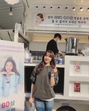 Seo Ji-hye Instagram - 🥰
고마워요
❤️❤️❤️❤️
응원해줘서