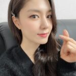 Seo Ji-hye Instagram – Happy new year🤩 🐭
2020년도
행복하세요🙏🏻