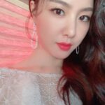 Seo Ji-hye Instagram - 백상예술대상 고맙습니다🙈 #바자아이콘상