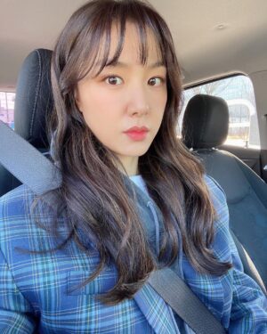 Seo Ji-hye Instagram - 도희샷😉

#저녁같이드실래요