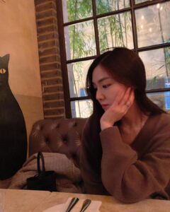 Seo Ji-hye Instagram - 🙃
