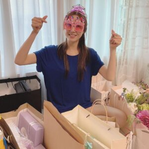 Seo Ji-hye Instagram - Thanks my fan❤️

선물보따리 풀기전

햄볶았어여🥰

축하해주신 칭구 지인 분들
감사합니당👍🏻
쵝오