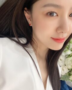 Seo Ji-hye Instagram - 💋 미샤촬영중