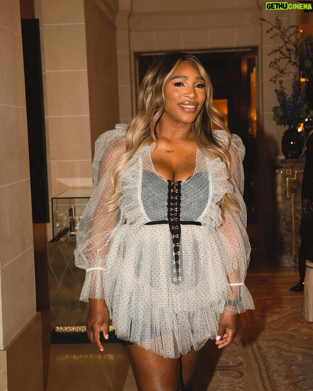 Serena Williams Instagram - Show yourself. Believe in yourself. Give yourself grace. Have a great week. 🖤🤍