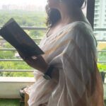 Shaan Instagram - ये सोचना गलत है कि तुम पर नज़र नहीं..🌼 . . . #saree #sareeblousedesigns #pcscrawls #sareereels #sareenotsorry#rekhtafoundation #reelsinstagram #reelkarofeelkaro #reelsindia #reels #reelsvideo #sareereels #sareenotsorry #sareeinspiration #sareelove #sareeinspiration #sareelovers #asthetic #books #bookbookbook #booklovers #hindiwriters #hindiwritersofinstagram #sareevibes #sareedrapping #backless #backless #backlessblouse #asthetic