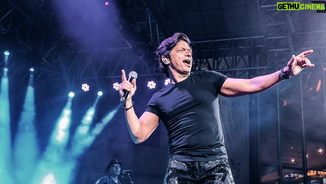 Shaan Instagram - Bengaluru, you never disappoint! Performed last night to a full house, and the energy was through the roof. Grateful for this incredible city and and to @feverfmofficial for this amazing audience! 🌟 🎶 #BackInBengaluru #FullHouseJoy #shaanlive Good to have the lens of @asboxofficial capture it so brilliantly