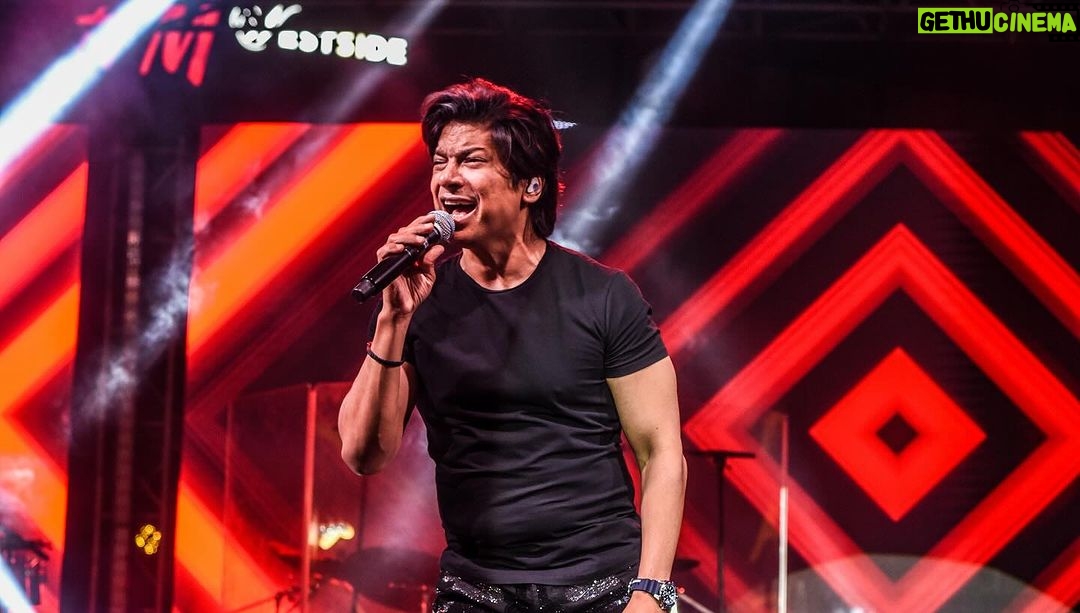 Shaan Instagram - Bengaluru, you never disappoint! Performed last night to a full house, and the energy was through the roof. Grateful for this incredible city and and to @feverfmofficial for this amazing audience! 🌟 🎶 #BackInBengaluru #FullHouseJoy #shaanlive Good to have the lens of @asboxofficial capture it so brilliantly