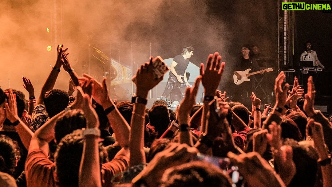 Shaan Instagram - Bengaluru, you never disappoint! Performed last night to a full house, and the energy was through the roof. Grateful for this incredible city and and to @feverfmofficial for this amazing audience! 🌟 🎶 #BackInBengaluru #FullHouseJoy #shaanlive Good to have the lens of @asboxofficial capture it so brilliantly