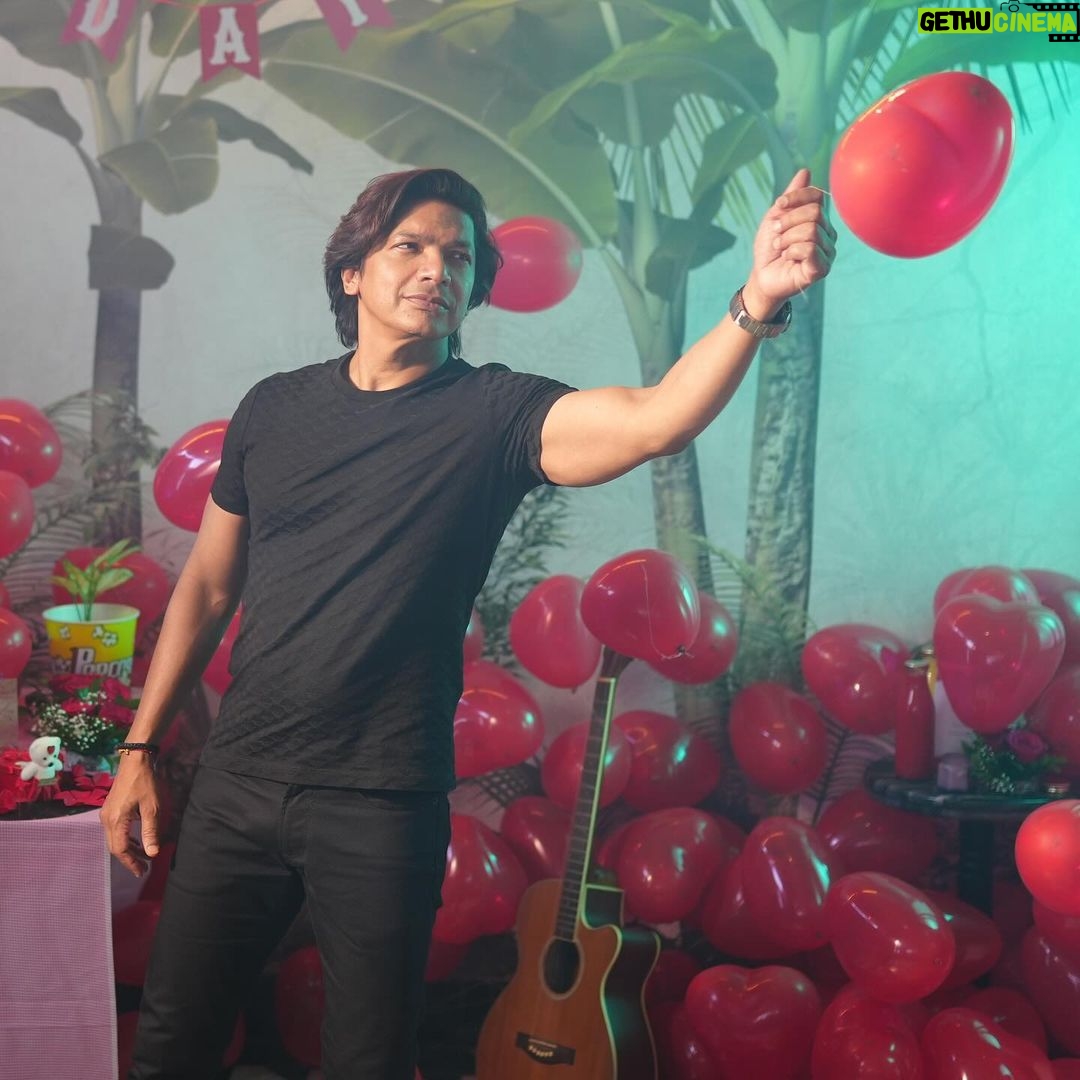 Shaan Instagram - From the sets of ‘Shopno Mone Jaage’🎬🎞️ Where every moment is a work of art! @altbrandandbeyond Haven't experienced the magic of the 'Shopno Mone Jaage' music video yet? Don't miss out! Watch it now and groove to it. 🎶 Also, don't forget to stream 'Shopna Mone Jaage' on your preferred audio streaming platform. 🎧✨ #Shaan #ShaanMusic #ShopnoMoneJaage