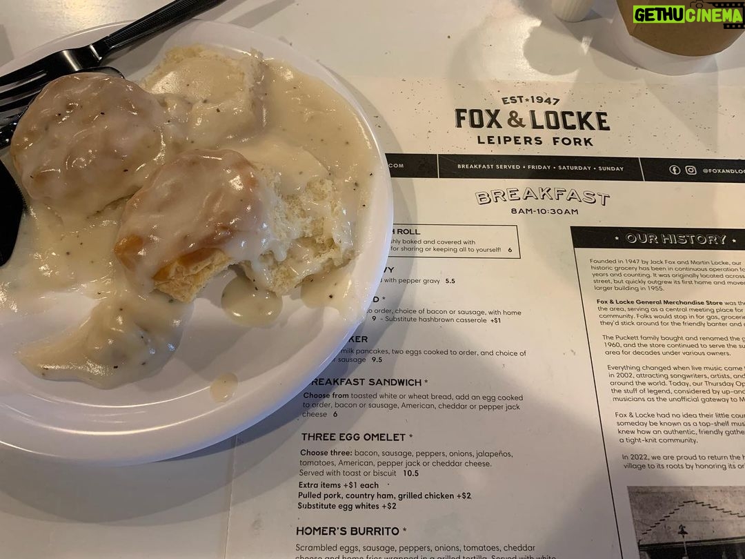 Shannen Doherty Instagram - Biscuits and gravy.