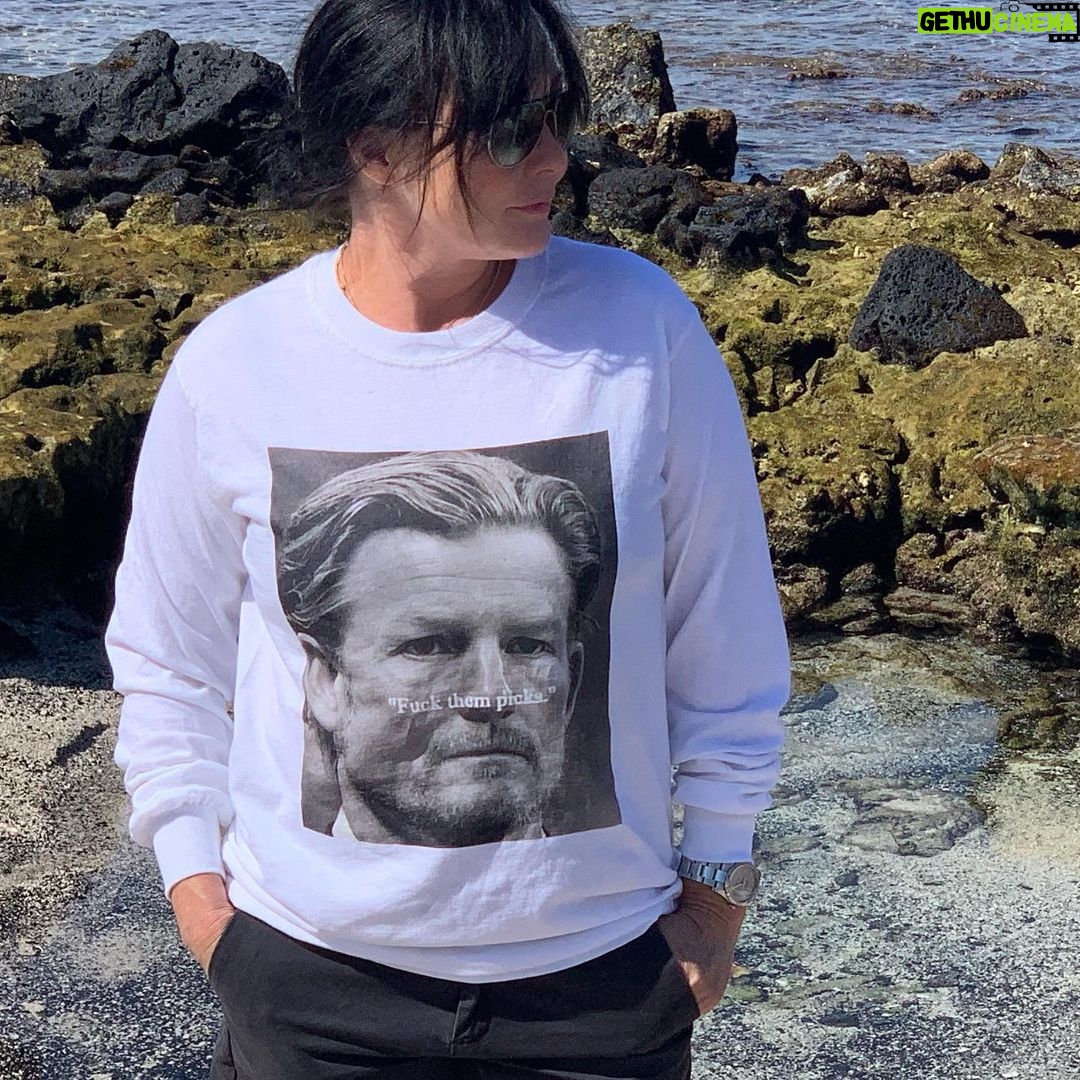 Shannen Doherty Instagram - Wearing this shirt everywhere @rams #lessnead