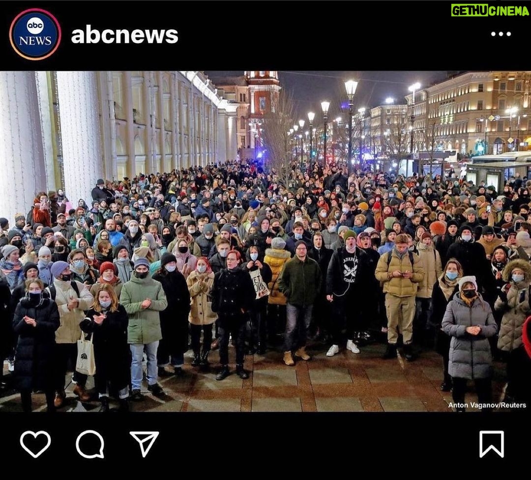 Shannen Doherty Instagram - Repost from @jujuchangabc • Anti-war protests in Russia — among those for whom anti-Putin sentiment is down right dangerous.
