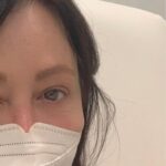 Shannen Doherty Instagram - Early morning doctors visit for scans. Blurry eyed. Hair askew but the new bandage wraps made me smile! #cancerslayer
