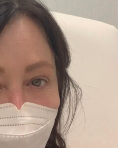Shannen Doherty Instagram - Early morning doctors visit for scans. Blurry eyed. Hair askew but the new bandage wraps made me smile! #cancerslayer