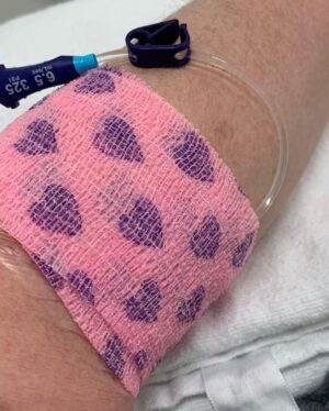 Shannen Doherty Instagram - Early morning doctors visit for scans. Blurry eyed. Hair askew but the new bandage wraps made me smile! #cancerslayer