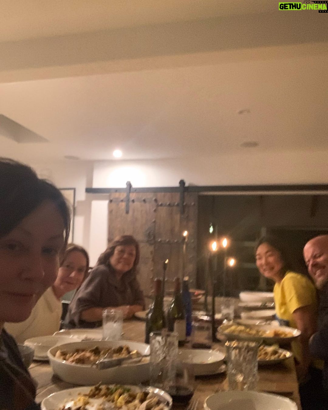 Shannen Doherty Instagram - No power in Malibu but we made do. I’m thankful for people who show up in my life. People who make me realize that friendship is everything. Malibu, California