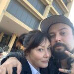 Shannen Doherty Instagram - Things I focus on….. work,family and continuing awareness for cancer. The rest is just noise. I’m very lucky and blessed that I worked with @jamescullenb that first time cause that first time has turned into many times. James, I appreciate you as my director and my friend. Thank you for another great opportunity. #hotseat
