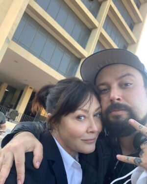 Shannen Doherty Instagram - Things I focus on….. work,family and continuing awareness for cancer. The rest is just noise.  I’m very lucky and blessed that I worked with @jamescullenb that first time cause that first time has turned into many times. James, I appreciate you as my director and my friend. Thank you for another great opportunity. #hotseat