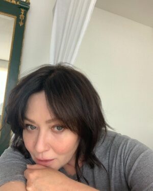 Shannen Doherty Instagram - So thankful for every single day. I wake up feeling blessed that I’m here. That I’m thriving. That I’m surrounded by loved ones that continue to enrich my life and thankful for all of you that share your love and stories with me.