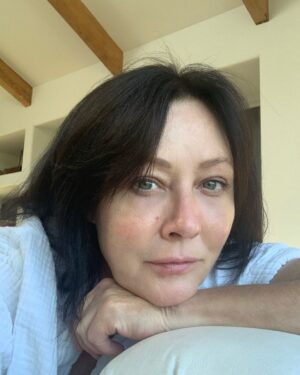 Shannen Doherty Instagram - It’s pretty simple really….. respect one another. Respect different opinions. Show kindness. Humility. Accept you might be wrong. Don’t flaunt being right. Stop trying to cancel every person that has a different opinion. We ALL are better than that. Personally, I love intelligent conversations with people who differ from me. I grow, expand and learn. None of us have all the answers. Considering what’s happening in our world, don’t we all need to find compassion for one another?  Sending each and every one of you love.